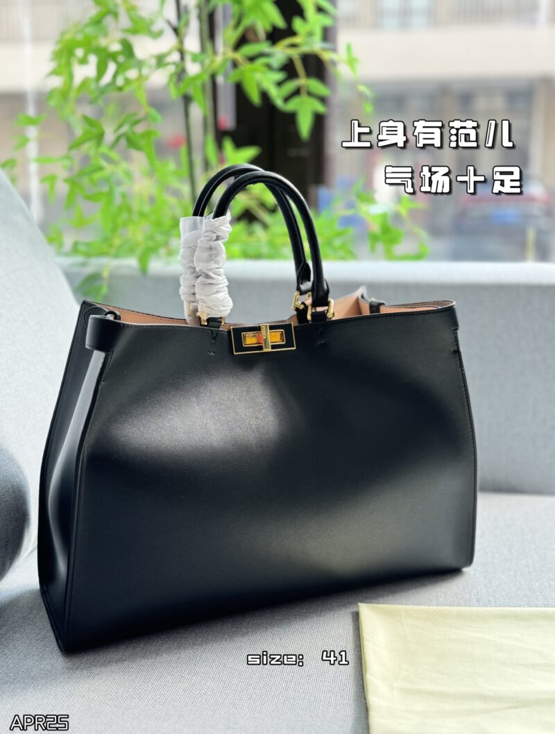Color card ??
FENDI PeekabooX-tote series kitten bag tote bag shopping bag shoulder tote bag