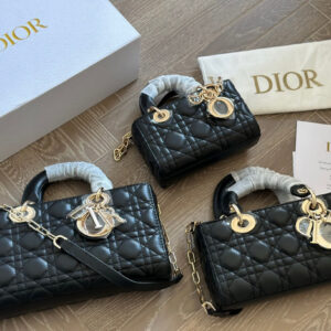 Dior Fragrant Hairy Indigenous Bag Small
Full of high-end feeling