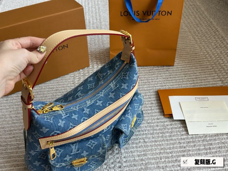 7bf0165ea4.jpg 275 boxes
size:30 22cm
L's jeans are perfect for summer
I really like the tannin series
Sufficient capacity,
Soft and not afraid of pressure,
Color resistant and stylish!
