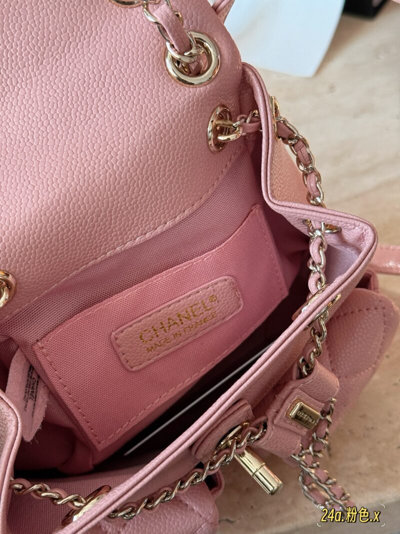 290 boxes
size：18*19cm
Xiaoxiang Home Duma 24V Backpack
Take the princess home with a heartbeat
Cute love
Of course, spring should continue to be pink and tender~
? Single shoulder ? Double shoulder ? Handheld