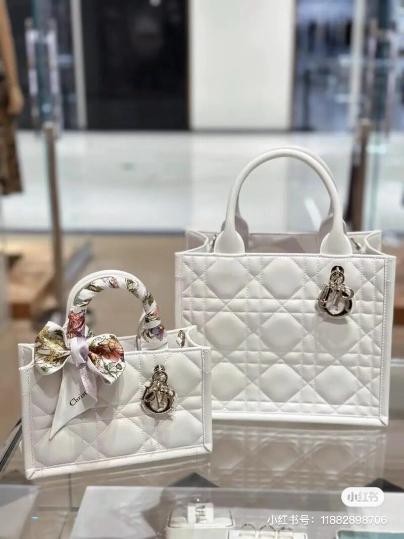 Dir new tote