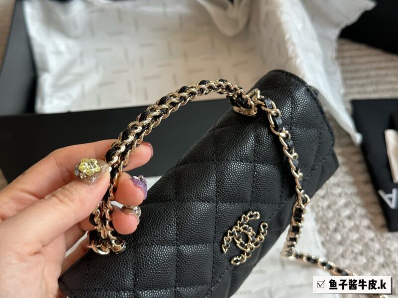 7d1bc433a7.jpg Caviar Cowhide 260 Pack
size:19*10cm
Xiaoxiangjia 23Kelly Mobile Bag
This bag type is a whole love to live in
Little Kelly Grandma/Exquisite and Cute/
You can put your phone on
Can be carried by hand or slung diagonally
The caviar cowhide is too pe...