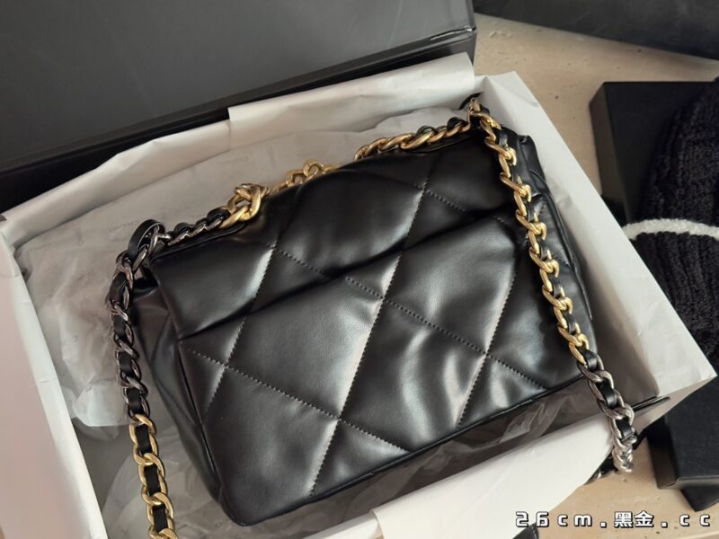 Complete packaging
size：20*15cm
26×16cm
30*20cm
Xiaoxiang's house 19 bags
Sweet and girlish, it's hard to resist!!!
Achieve optimal cost-effectiveness
Leather material upgraded again
High quality texture