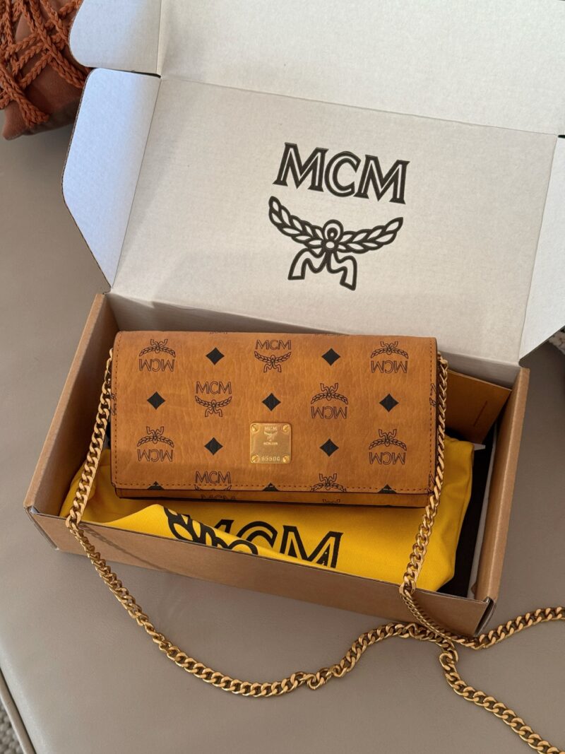 220 boxes
size：21*11cm
Mc.24 New Head Chain Bag
Chain bag paired with bronze logo
Handheld or crossbody