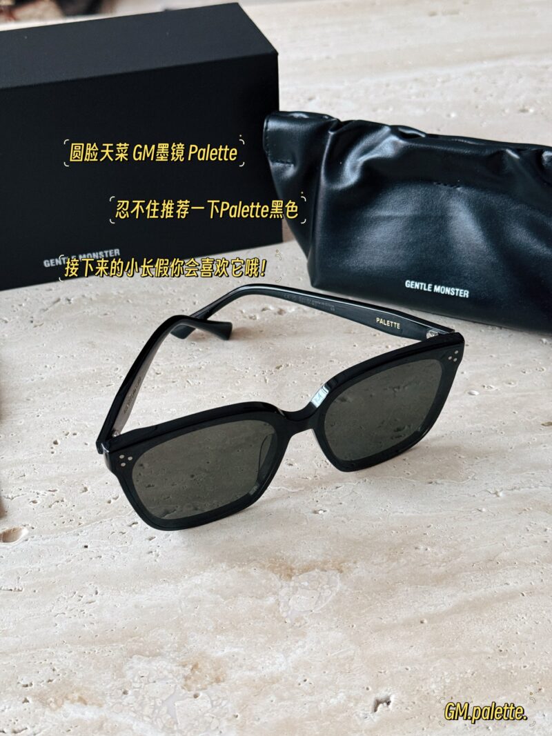 7eba8936f5.jpg 185 configuration packaging
sunglasses
Zeiss lens AU protection
Round faced Tian Cai GM Sunglasses Palette
Palette belongs to the large frame type, square sunglasses do not choose face shape, can decorate face shape
It's great for daily outings, driv...