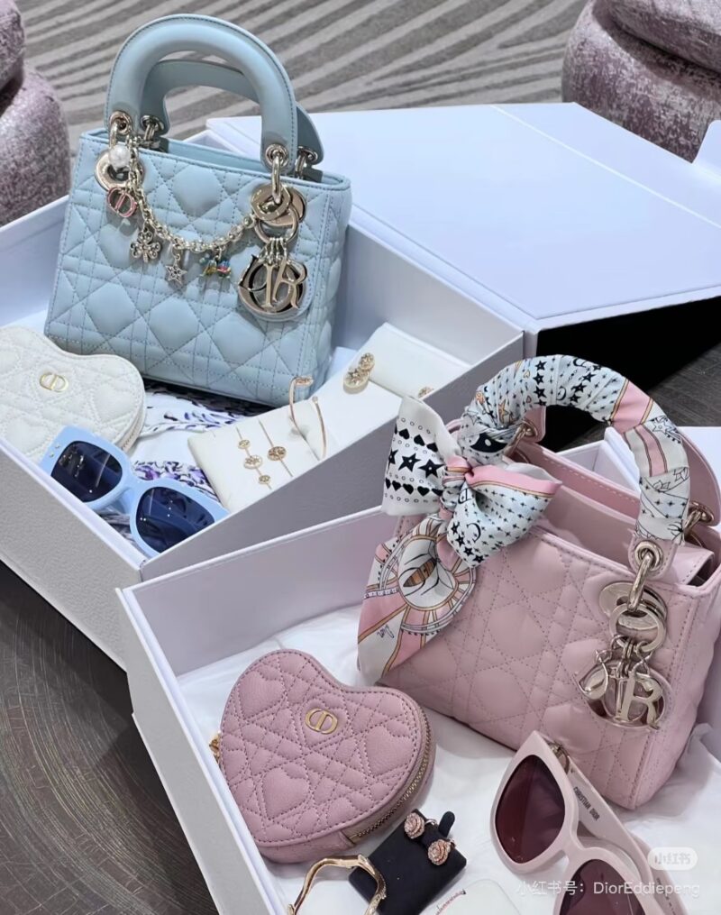 7f846e996a.jpg Dior 3 Queen Bag