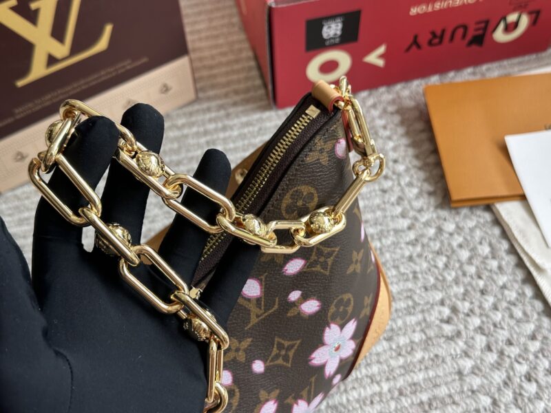 7fb900d7bc.jpg 250 boxesL Home 2025 Murakami Takashi Co branded SunflowerZipper | Vintage | Leather Shoulder Strap | Lightweight | Large Capacity ▼ ● Cross Shoulder | Single Shoulder | Underarm | HandheldOne pack with four backs, detachable chain point 8 and...