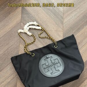 215 boxes
Size: 31 * 28cm
High version ?
TB ella Nylon Canvas Bag
New Tote One
The nylon chain bag is really beautiful
Original canvas ? Cowhide splicing
You can also put it in with sufficient capacity