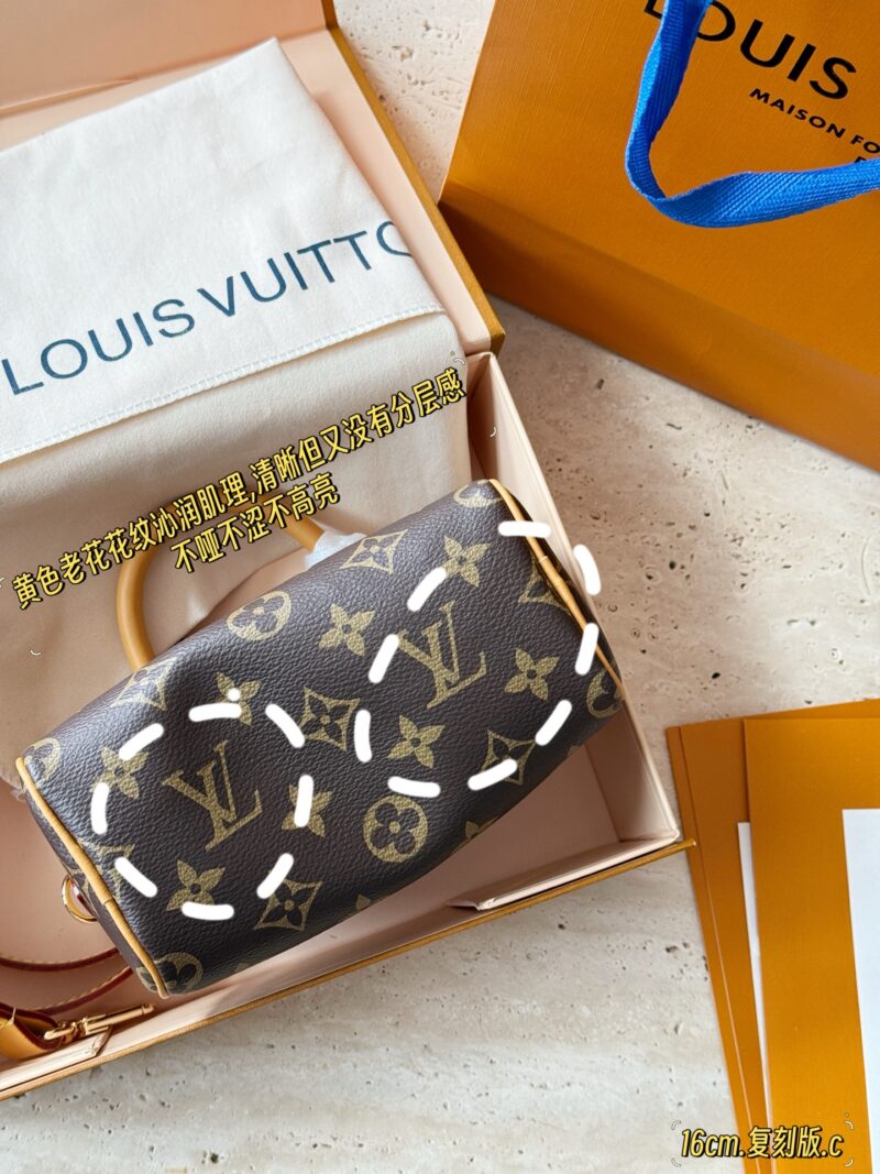 8217b145b8.jpg 225 (box) upgraded again
size:16*10cm
L Home Forever Classic Speedy Nano
Get the same style as Fairy Sister in one second √
Taiwanese customers order vintage flowers+hardware+yellow leather
The shoulder strap can be disassembled and adjusted in l...