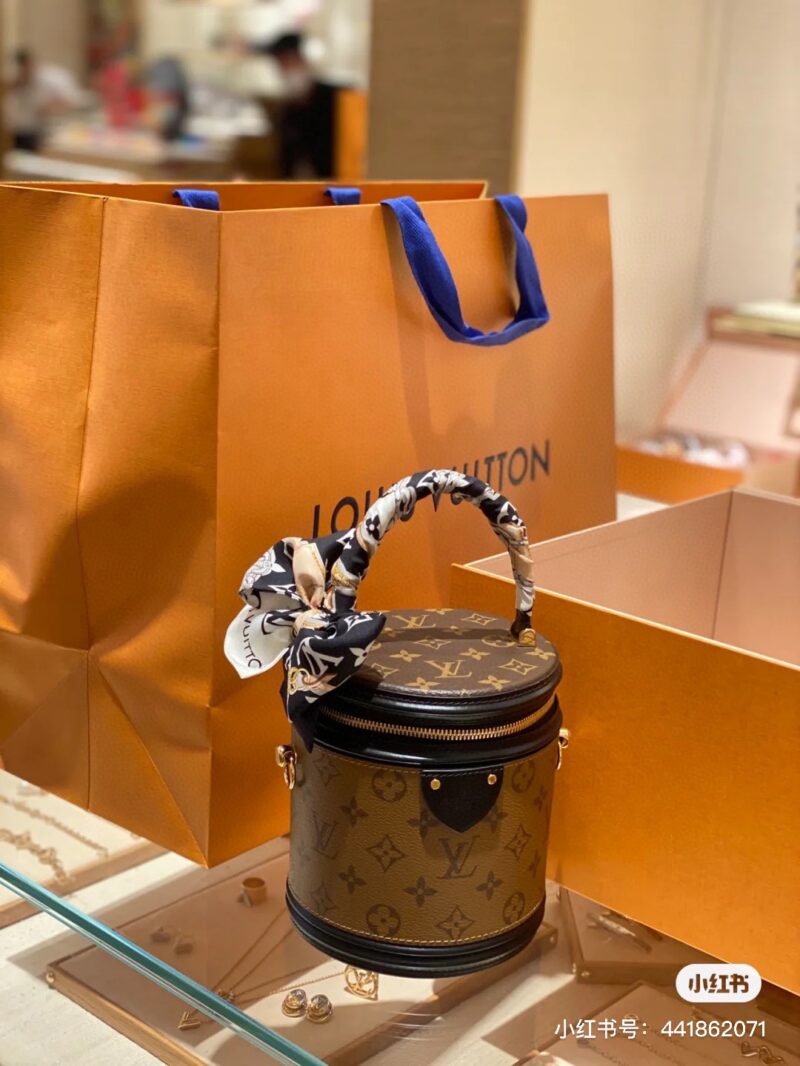 82c7b31148.jpg Cool and cute Lv Wealth Bucket