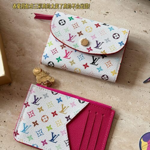 155 boxes
size：12*8cm
Cute things can heal everything
L's white tri colored card bag
It's really outstanding
White tri color with a red lining! It's really amazing!