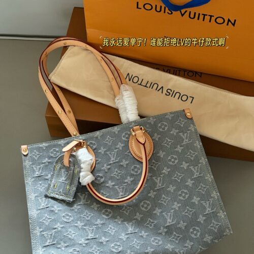 330 with packaging
size：34*26cm
L Home On the Go Cowboy Shopping Bag ??
25fw new model on the go
So elegant
I will always love tannins! Who can refuse LV's denim style
Search Lv on the go shopping bag