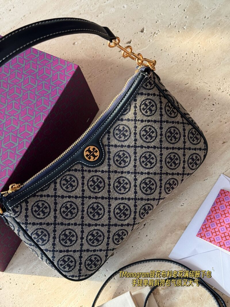 84f5dc3053.jpg 225 boxes
size:27*15cm
TB Monogram Underarm Bag
Laohua full printed armpit bag
Handheld single shoulder crossbody bag with elegant temperament
Underarm bag is very lightweight, woven with jacquard fabric, blue is very lively