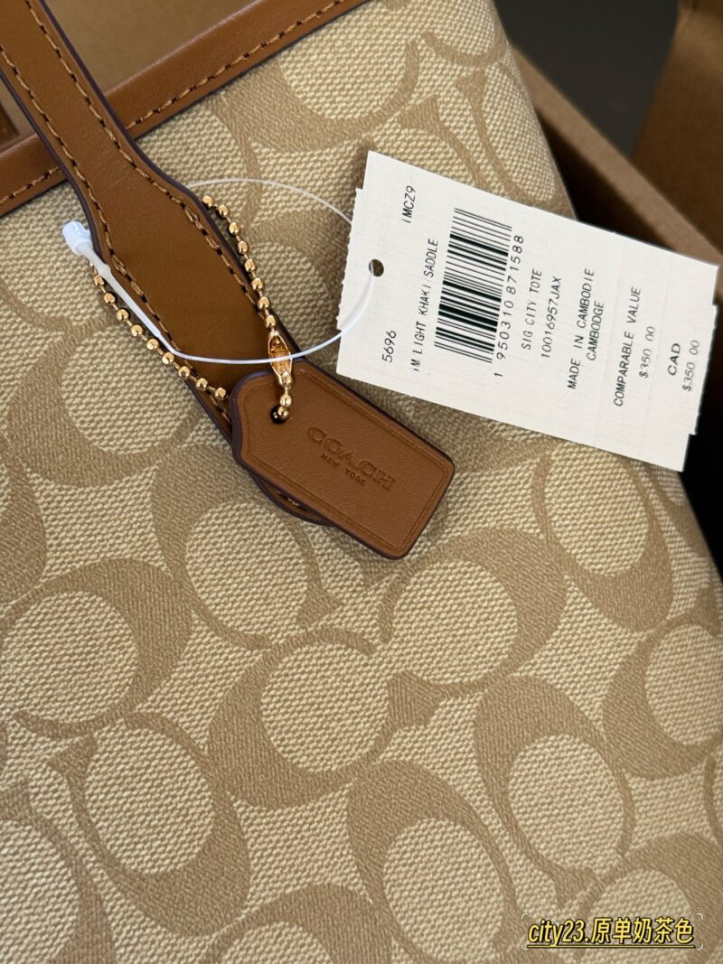 8512b2e1d3.jpg 210 replica edition box
size:22*20cm
Super lightweight ??
C's new mini tote
City23 is such a friendly size!!!
Sisters who thought the tote was too big
Now a new size has been released!!!
Original order quality/genuine fragrance warning ??