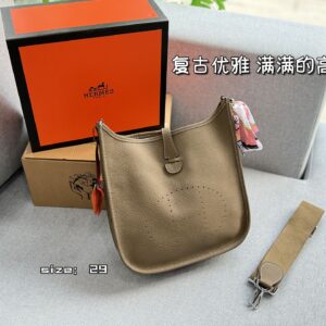 Color card ??
Hermes Evelyne 29 III bag, Evelyne bag, single shoulder crossbody bag
