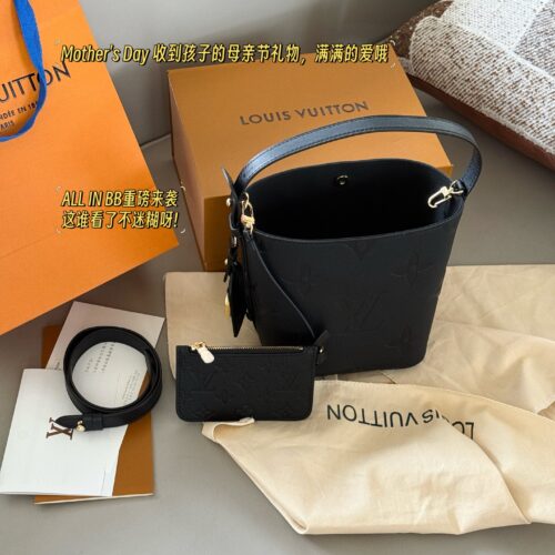 235 box
size：18*16cm
ALL IN BB Heavy Attack/
Who wouldn't be confused after reading this!
I didn't expect to like it more and more as I watched it
There are two sizes of holes for L home AII IN BB
25ss bucket bag