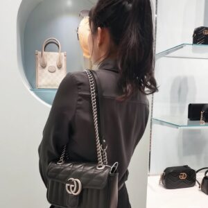 Gucci, Gucci, Marmont, Marmont
Classic unbeatable popular versatile commuting style
Milk like, it looks very elegant, delicate, and casual
The colors are very versatile
Whether wearing casual clothes or elegant dresses, they can be perfectly matched
...