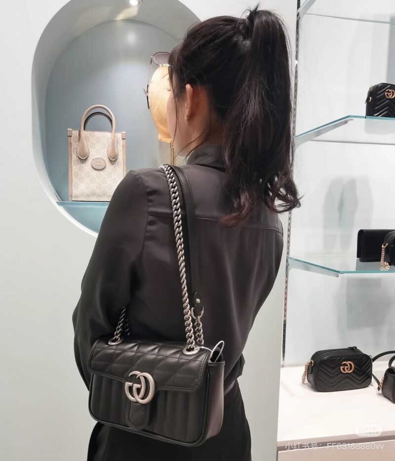Gucci, Gucci, Marmont, Marmont
Classic unbeatable popular versatile commuting style
Milk like, it looks very elegant, delicate, and casual
The colors are very versatile
Whether wearing casual clothes or elegant dresses, they can be perfectly matched
...