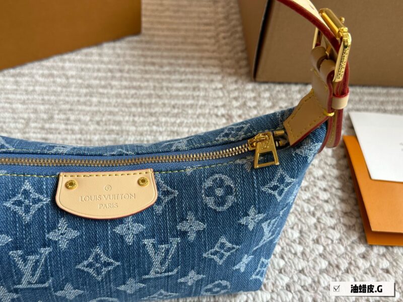 210 box
size：20 11cm
Cowboys are out again this year
L denim denim armpit bag!
think constantly of! [Teeth] [Teeth]