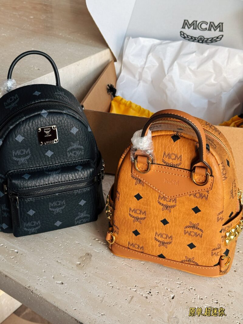 879ae4d78c.jpg 235 original box order
Size: 17 * 21cm (ultra mini)
MCM Super MINI Backpack
Equipped with two detachable shoulder straps,
Satisfy both shoulder and crossbody needs
Since I bought this small backpack
More and more fond of MCM, with exquisite workmansh...