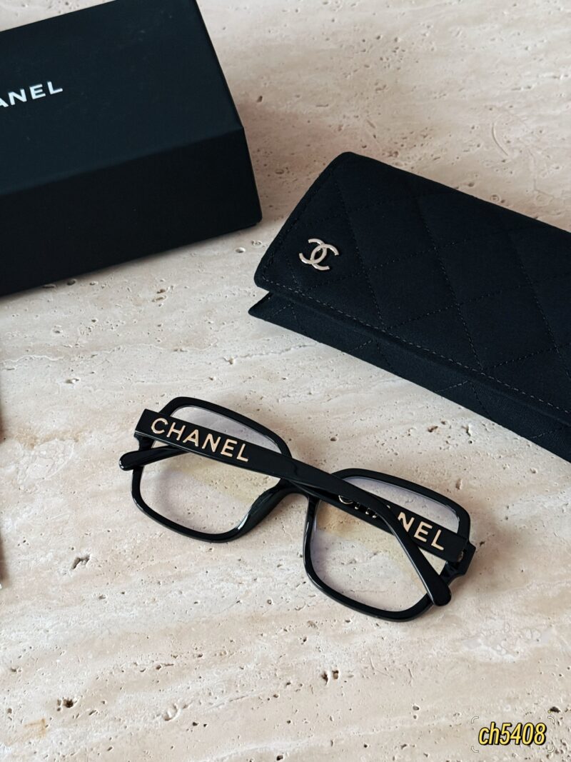 87b7ffef4f.jpg 195 with packaging
A Miao Yi X Xiang Grandma ch5408 really pouts, making her face look small
Korean super hot Instagram blogger Fever Ye brings~"Classic fighter" black framed gold lettered yyds engraved in genes with relaxation
Search: Xiaoxiangjia B...