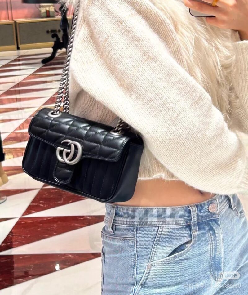 Gucci, Gucci, Marmont, Marmont
Classic unbeatable popular versatile commuting style
Milk like, it looks very elegant, delicate, and casual
The colors are very versatile
Whether wearing casual clothes or elegant dresses, they can be perfectly matched
...