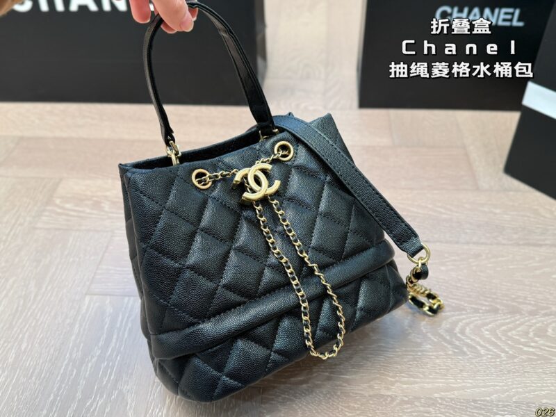 8901f1426c.jpg Counter gift box packaging
Chanel Chanel
Drawstring bucket bag, comfortable and classic
Show fashion while being more charming
Durable yet modern fashion
The daily preferred choice for elegant women
Size 20 16
