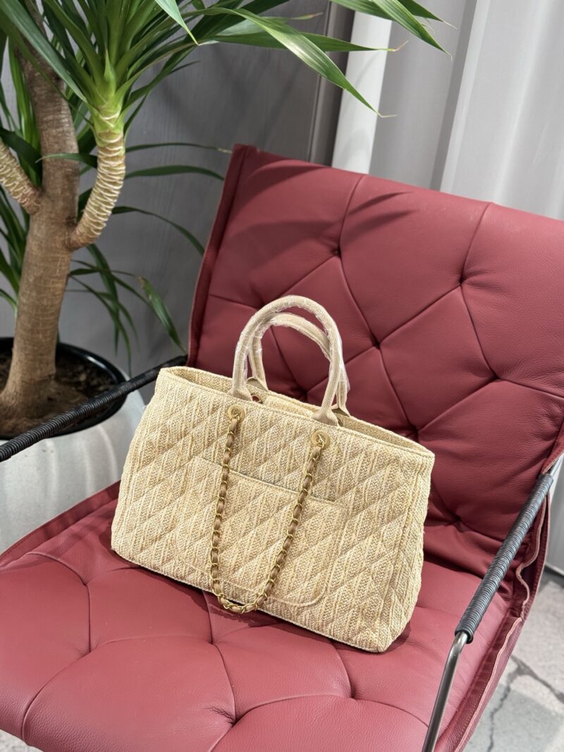 8a01cf995d.jpg Chanel woven shopping bag 36cm
