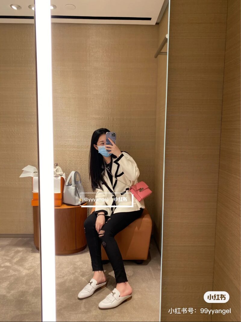 Hermes Basket | Is the unbeatable Holy Grail Blue the best match on the internet
This outfit is truly unbeatable and beautiful. It's so girlish, isn't it! !