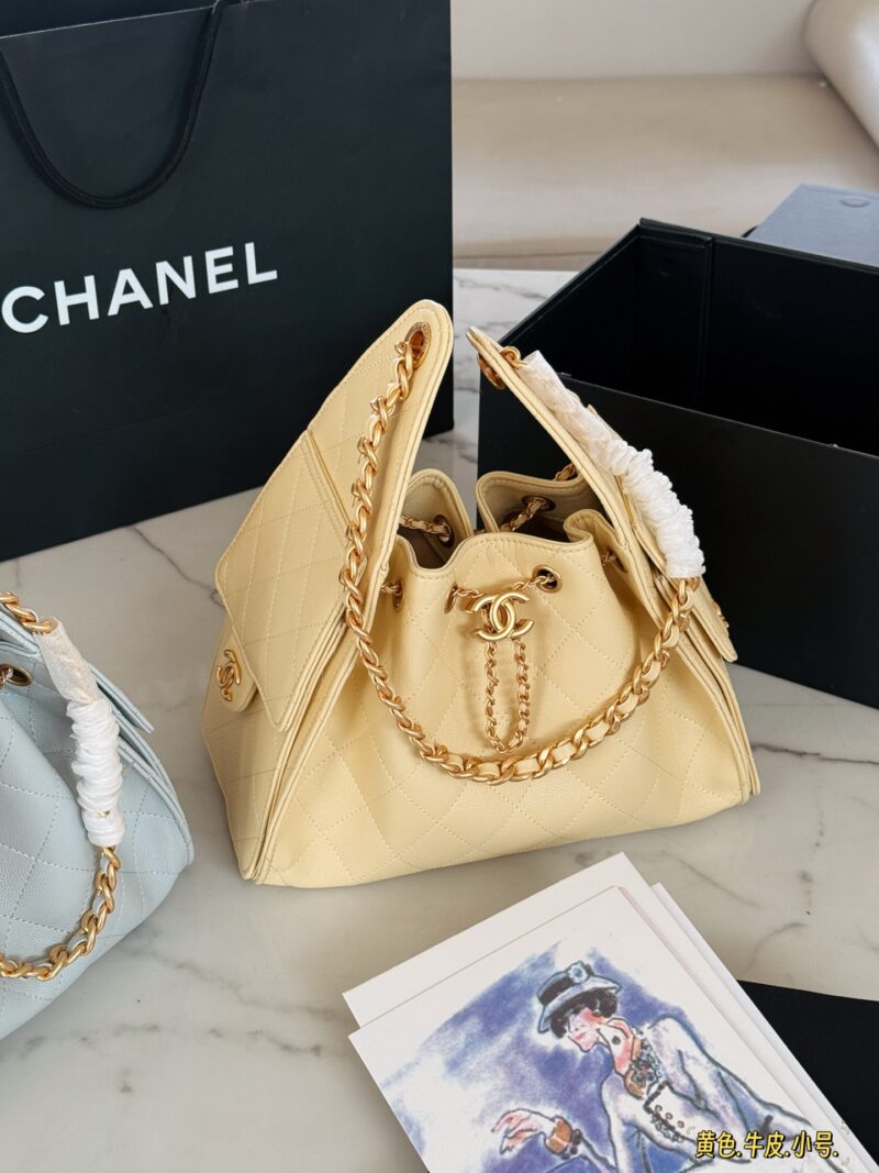 310 cowhide box
Size: 26 * 21cm (small)
Xiaoxiang Home 25C Hobo Hippie Underarm Bag
Cool and stylish bucket design, very retro
Do you want a yellow trick to attract wealth or a blue ice cream
Ling~can arrange anything