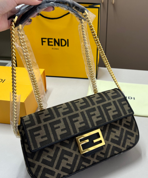 8b661a4935d8acde941ef34e8d1f0ccf.png fendi 1