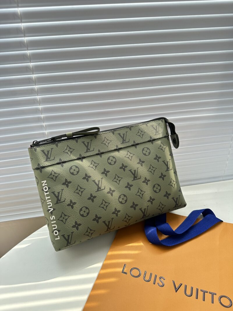 Comes with gift box M 82008 Green Flower Pochette Voyage Souple handbag made of soft Monogram Eclipse coated canvas, with rounded strokes outlining the classic Pochette Voyage handbag lines, providing a comfortable and portable experience. The slim d...