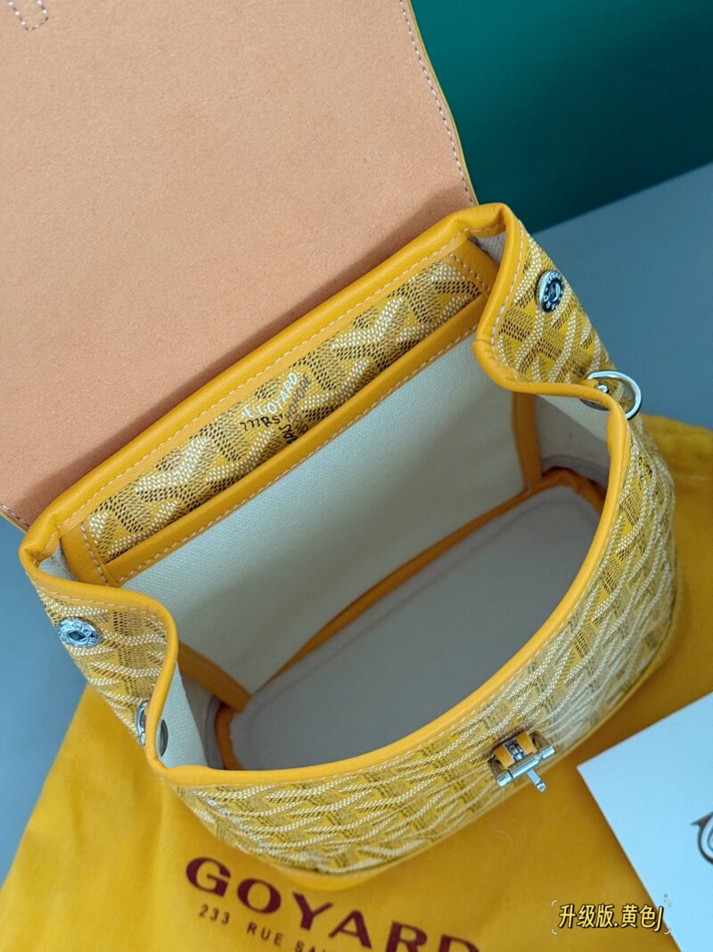 8c2a13771d.jpg 205 leather matching
size:20*23cm
Alpin mini Goryard that never gets tired of carrying
Goya backpack
It has a very light weight!
The single shoulder and double shoulder method can also be switched freely
The casual and fashionable feeling of mini s...