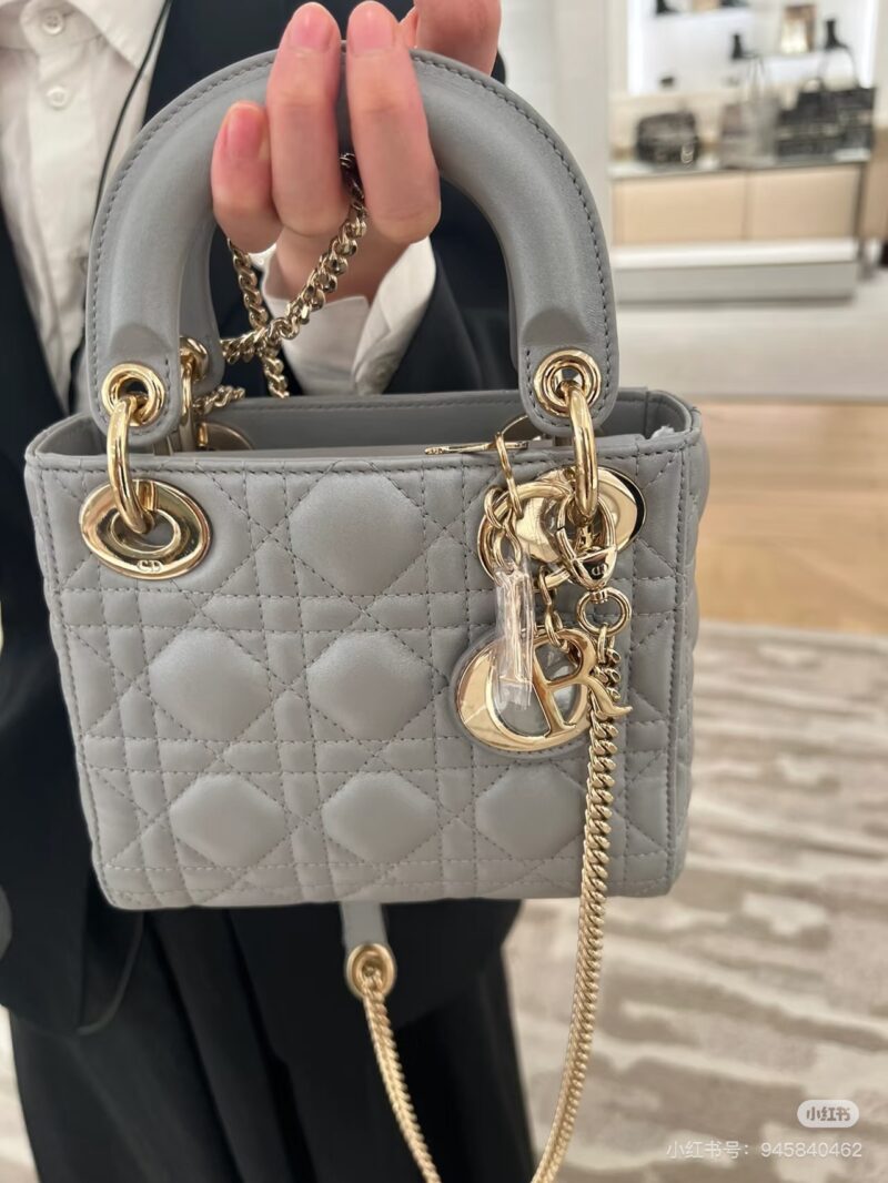8c80984599.jpg Dior Three Grid Pearl Grey