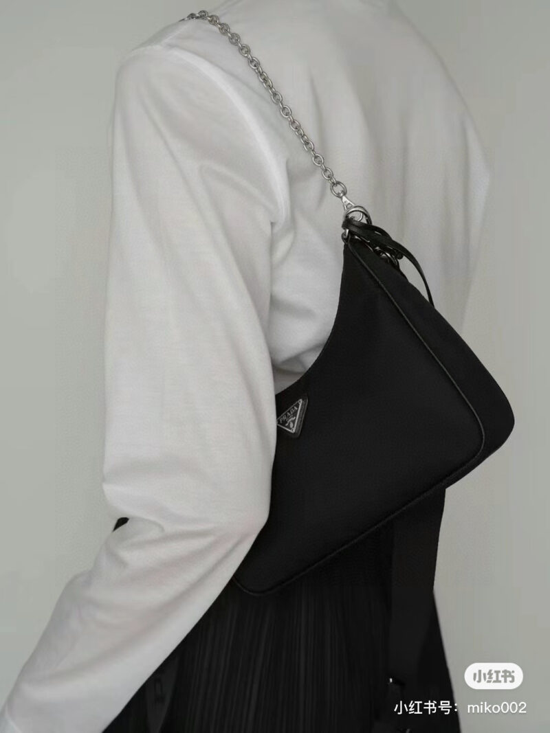 Handheld/crossbody/single shoulder/underarm