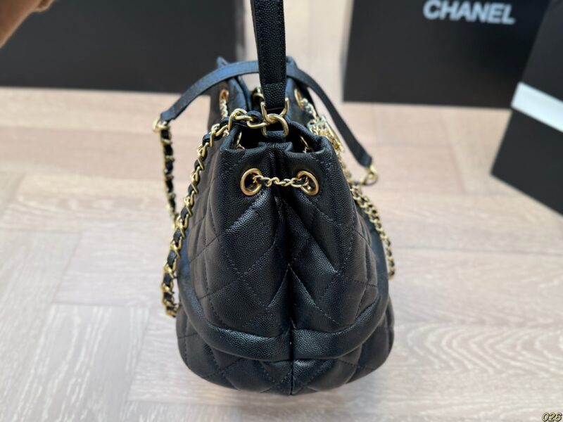 8f32625038.jpg Counter gift box packaging
Chanel Chanel
Drawstring bucket bag, comfortable and classic
Show fashion while being more charming
Durable yet modern fashion
The daily preferred choice for elegant women
Size 20 16