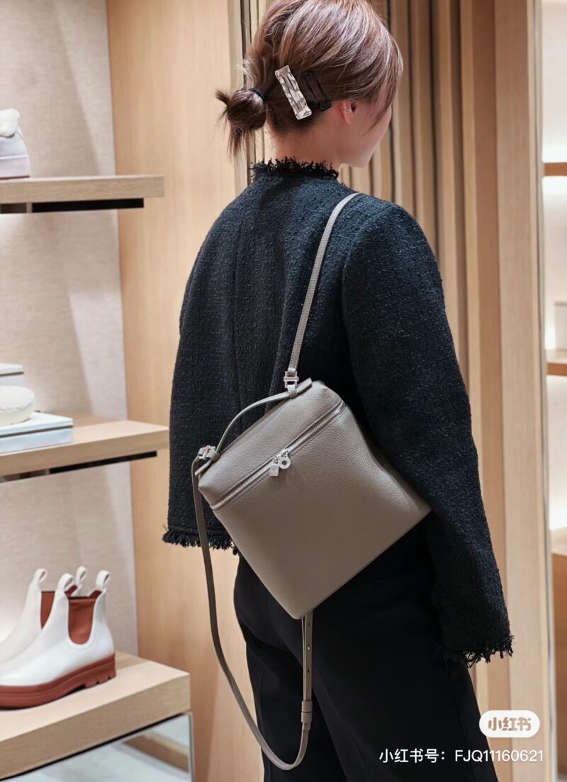 A good-looking bag cannot be hidden
Backpack 6 (Black)
A sense of casual freedom and relaxation.
LP Backpack [Classic Black] | It looks very stylish and girlish! It's exquisite, fashionable, and refined! #Crossbody shoulder bag#