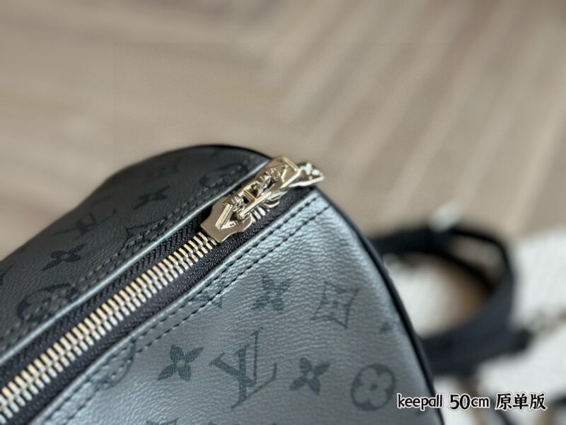 9013b0c704.jpg 290 without box
Size: 50cm
L family's old flower travel bag is out!
Keepall 50cm travel bag
Featuring a retro and artistic atmosphere with high aesthetic appeal~
Do we need 'it'.