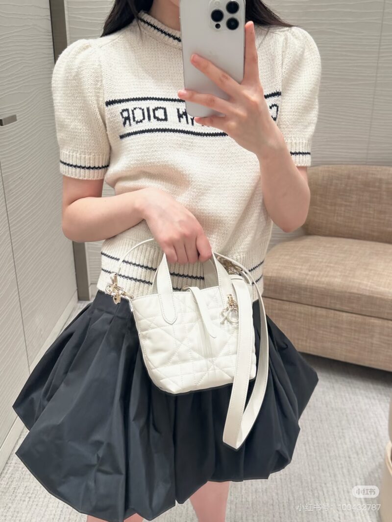 904cda84b1.jpg Dior indigenous bag combines beauty and cuteness