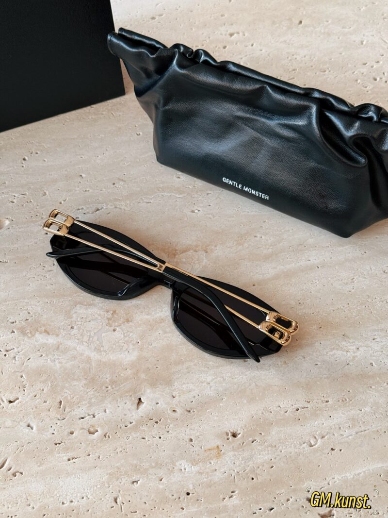 90b460e8ae.jpg 205 with packaging
GM-kunst
Stylish girl's 25 year new must-have GM sunglasses!
KUNST is super good-looking and not picky about face shape!
Simplicity and sophistication are full!
The design is very innovative, versatile and not picky about face shape~