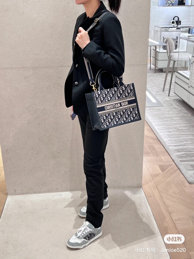 92be12ded2.jpg Dior small tote new shoulder strap