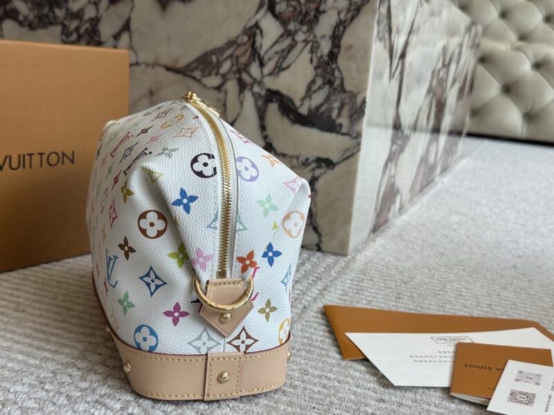 220 boxes
size：28*16cm
This makeup bag must be praised well
It's really convenient to use it!
If you go on a trip
One package can solve all problems!
L Home Makeup Bag!
Ladies' essential items,
Ladies and gentlemen,
All can be used,
A beloved doubl...