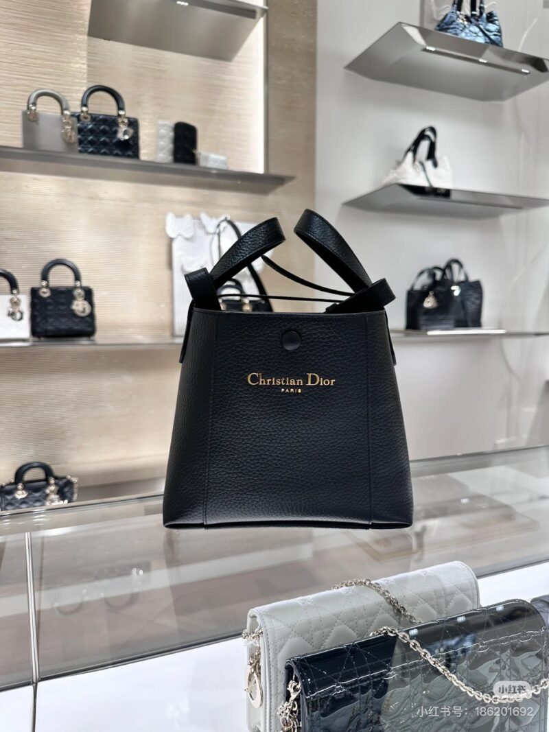 93b5f7b6a2.jpg Dior Basket New Style