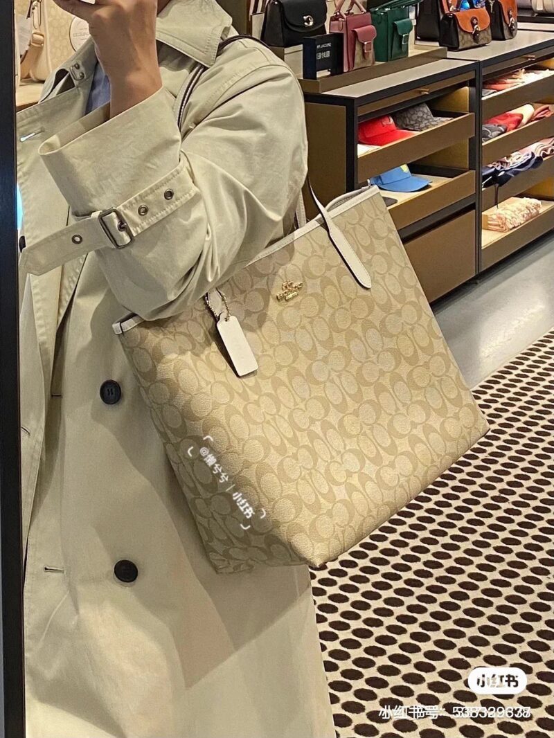 Coach shopping bag zipper shopping bag