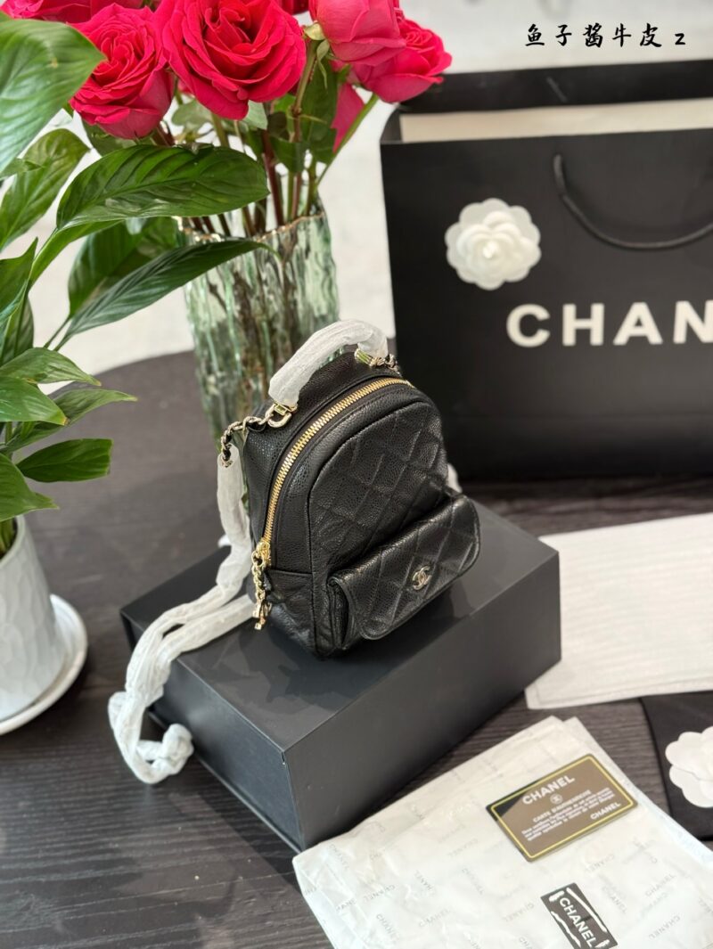 949d27dfb3.jpg Caviar Cowhide P289
Chanel 24c is once again loved beyond measure
The Chanel 24c black and gold lychee patterned adjustable small shoulders embody the classic minimalist style of black and white
This time we started with versatile black
A treasure st...