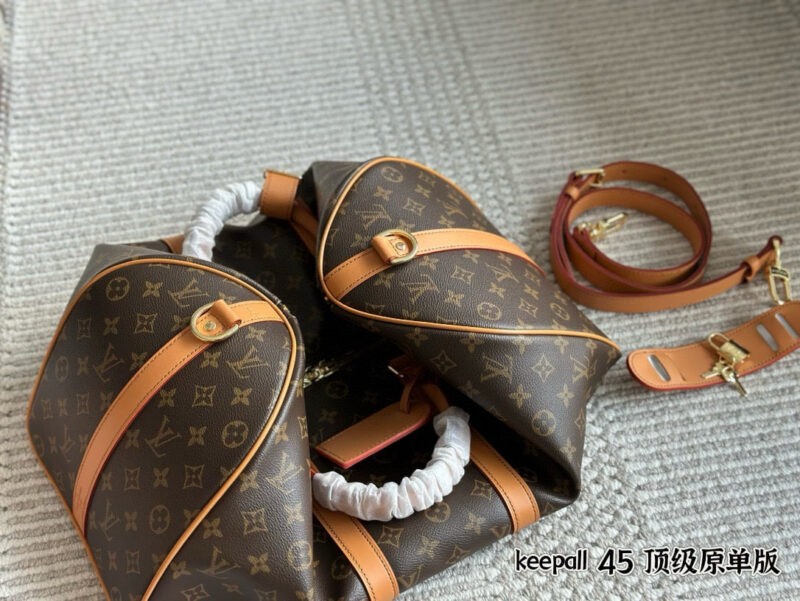 95229eaf9f.jpg 290 without box
Size: 45 * 27cm
L family's old flower travel bag is out!
Keepall 45 travel bag
Featuring a retro and artistic atmosphere with high aesthetic appeal~
Do we need 'it'.
