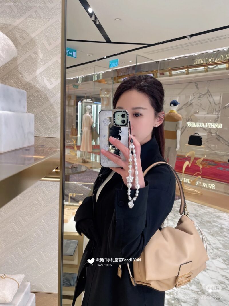 9557f9ba16.jpg Fendi Cloud Package