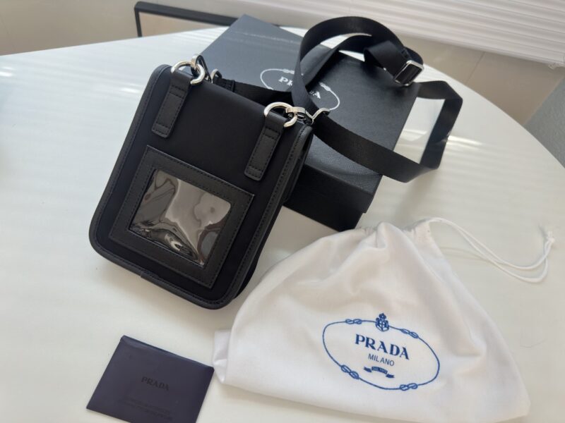 Complete gift box packaging ? Vertical PRADA ? Model 2020-1 Large Phone Bag [Strong] Crossbody Bag Waist Bag Multi purpose unisex Milan Creation. Miuccia Prada's unique talent lies in her relentless pursuit of new ideas, blending curiosity for kn...