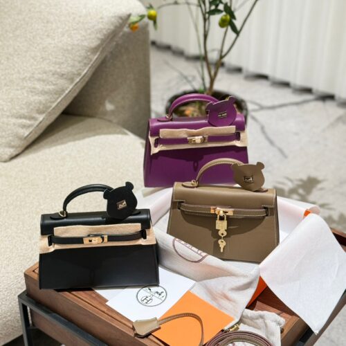 95debd2491.jpg Kelly's second-generation palm patterned cowhide P310
Palm patterned cowhide feels more high-end, low-key, practical, and rare than glossy leather. If you choose one, you would prefer matte. If you don't have to choose, you will naturally want both. ...