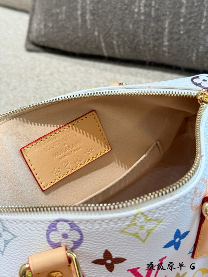 Color changing cowhide p310
LV x Takashi Murakami co stars are amazing, hands-on collection day
The recent collaboration between LV and Takashi Murakami has caused a huge sensation since its release. The representative "Multicolor" in this series is ...